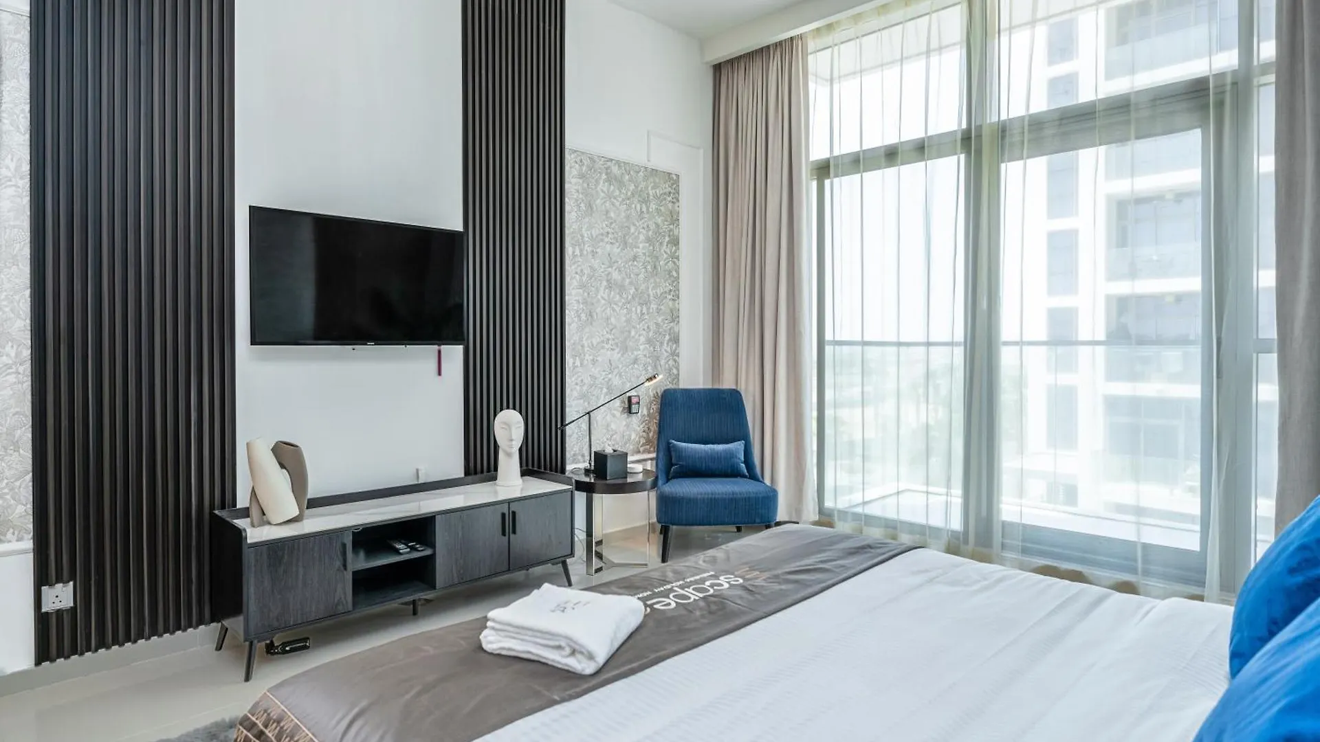 Escape24 Luxury Studio Apartment Golf Promenade Damac Hills Dubai United Arab Emirates