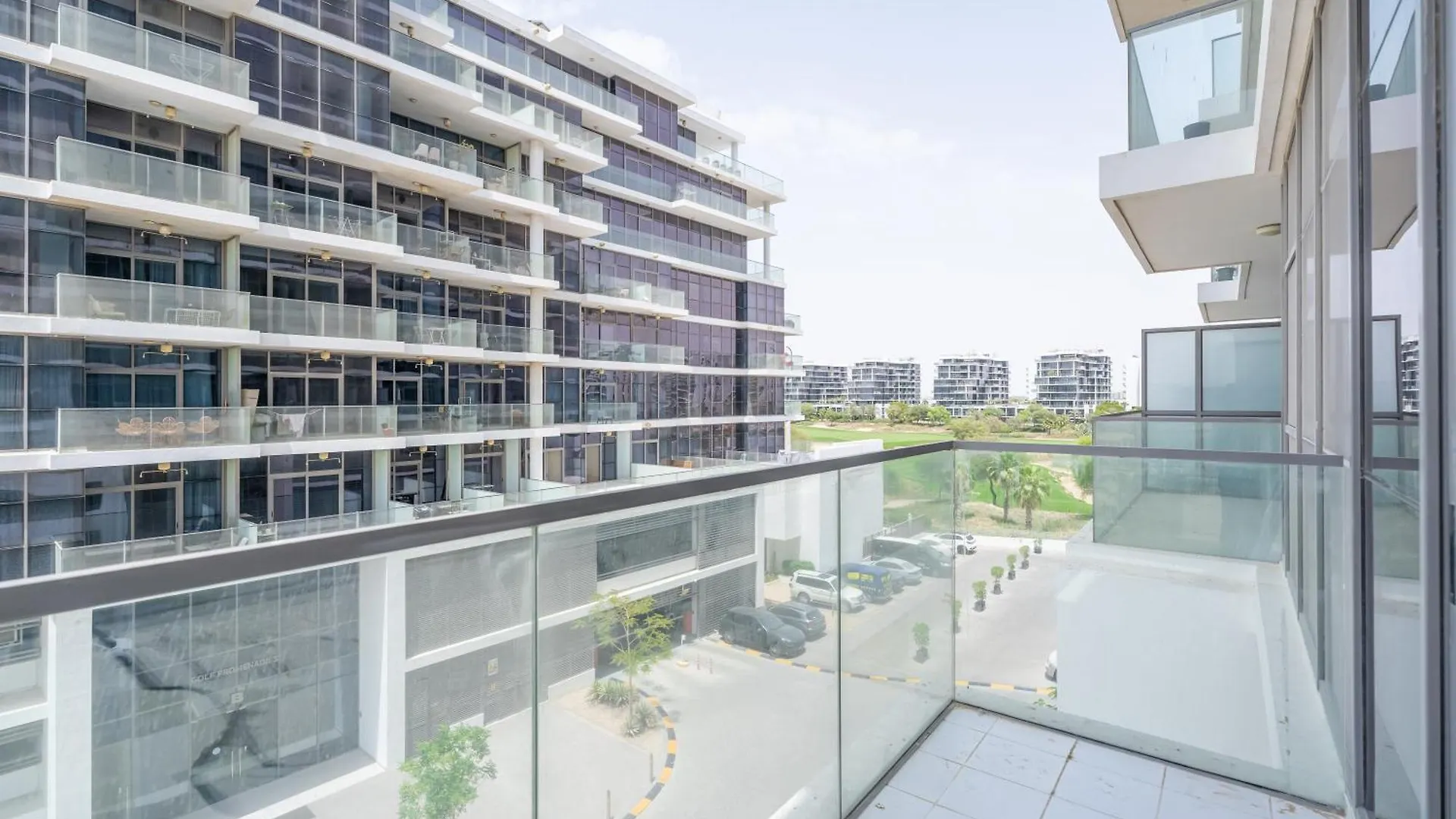 Escape24 Luxury Studio Apartment Golf Promenade Damac Hills Dubai 0*,  United Arab Emirates