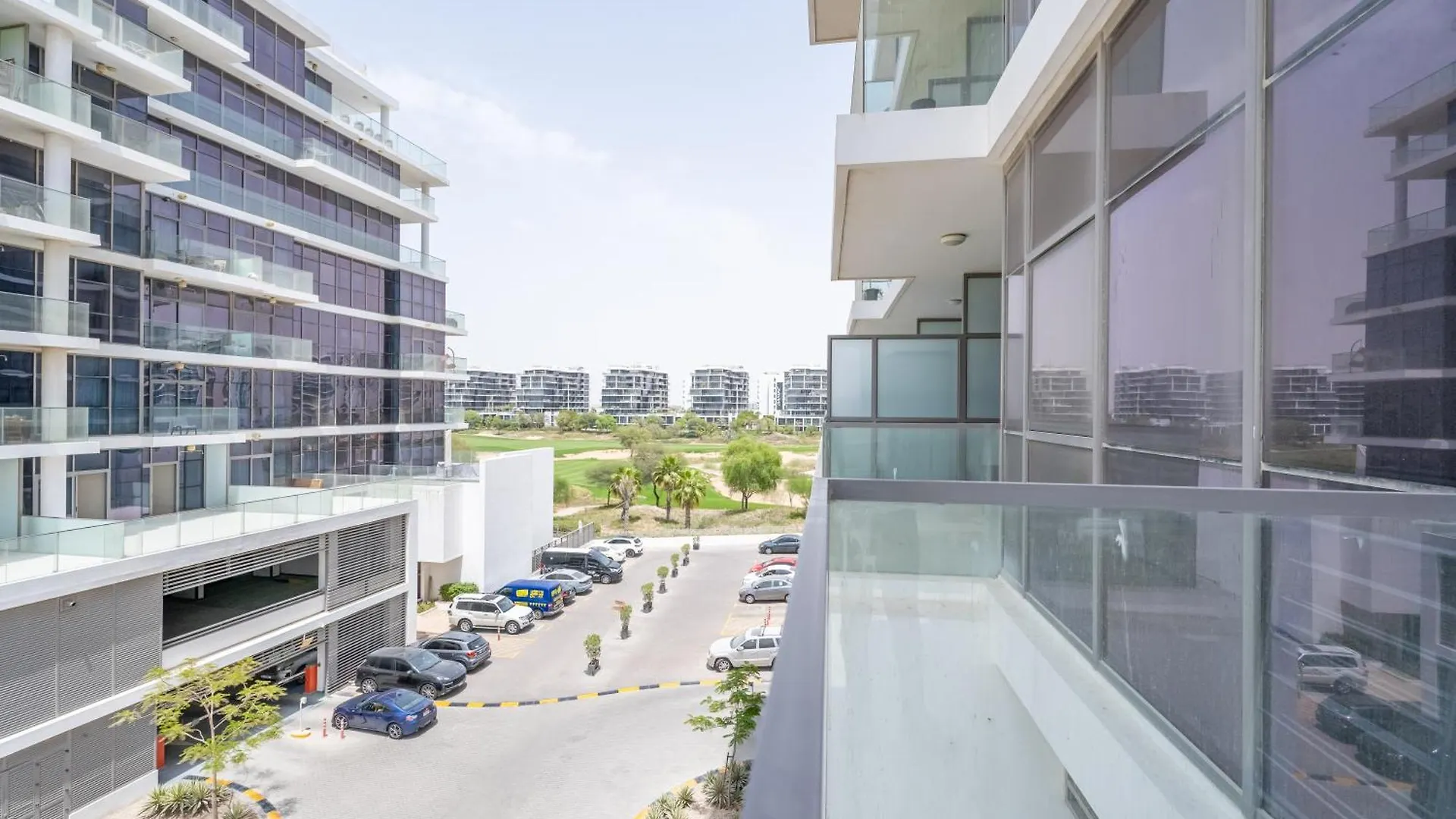 Escape24 Luxury Studio Apartment Golf Promenade Damac Hills Dubai