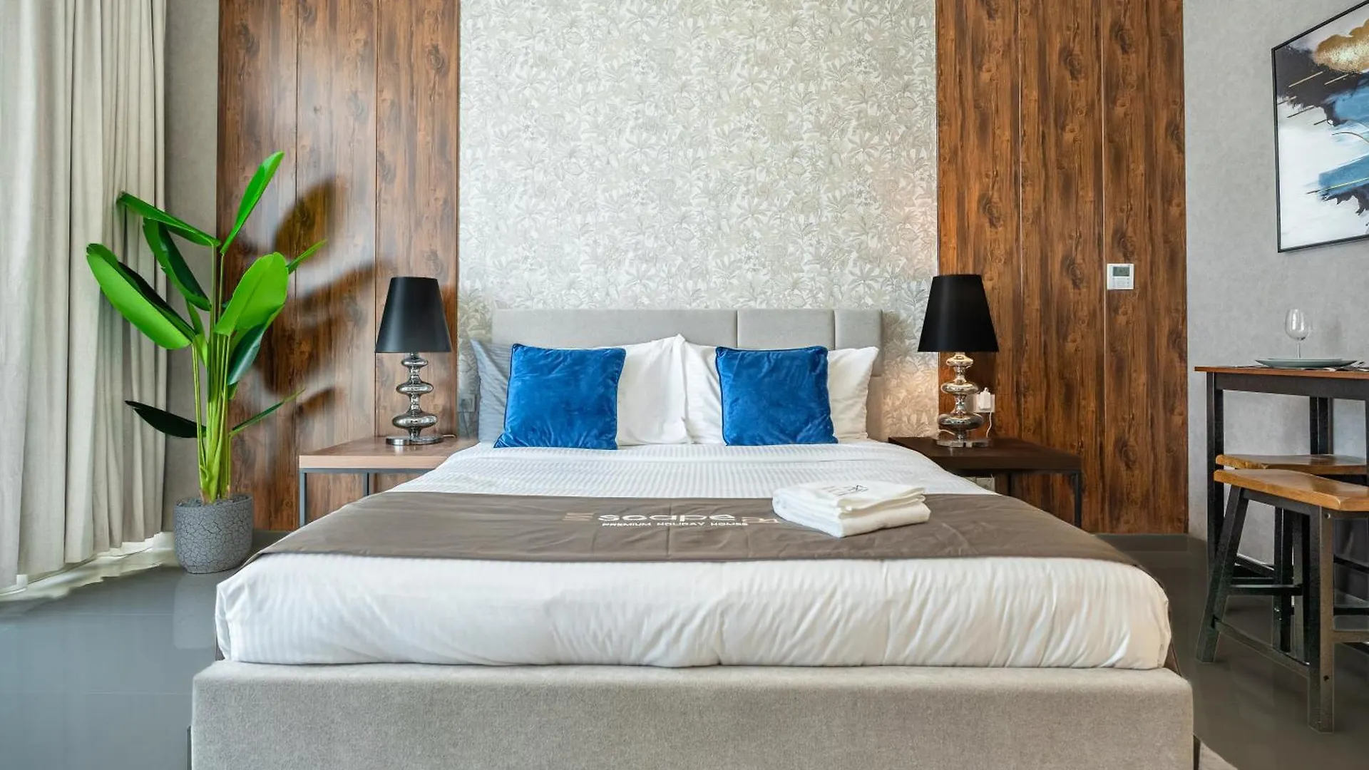 Escape24 Luxury Studio Apartment Golf Promenade Damac Hills Dubai