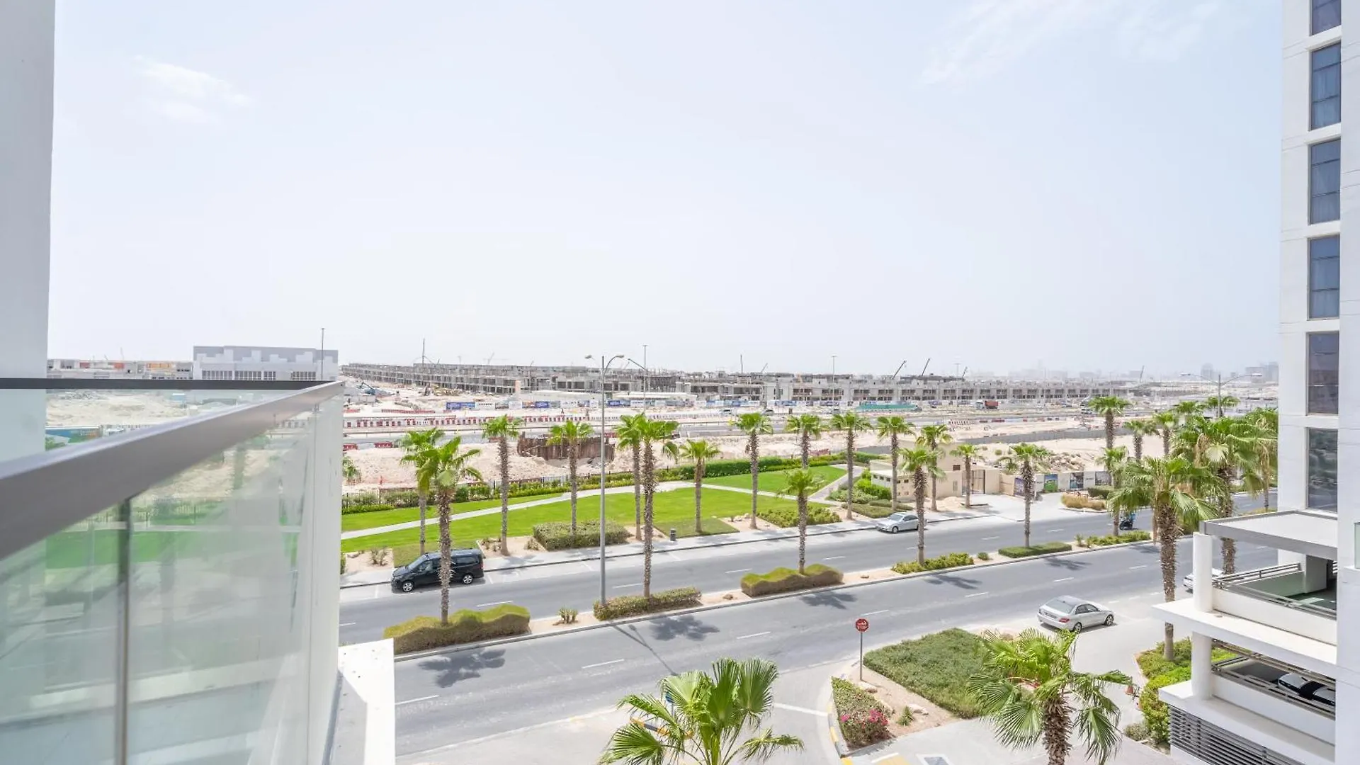 Escape24 Luxury Studio Apartment Golf Promenade Damac Hills Dubai